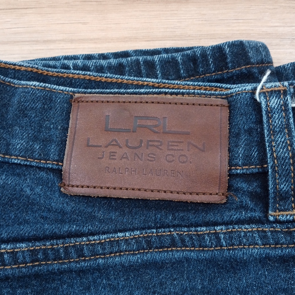 Lauren Jean's - Picture 6 of 7